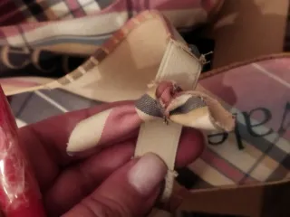 Sandalias de cuña a cuadros rosas