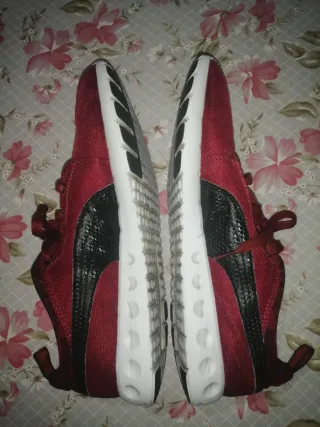 Zapatillas Puma Talla 42.5 Granate