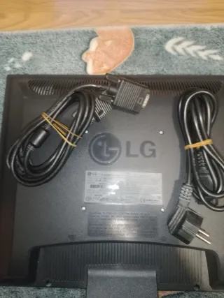 Monitor LG Flatron 2K