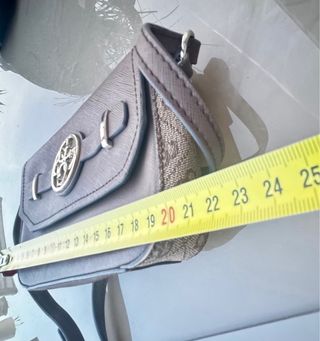 Bolso Bandolera Guess Marrón y Dorado