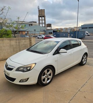 Opel Astra 2011