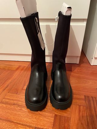 Bota alta calcetín negra