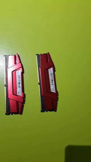 2x G.Skill Ripjaws V DDR4 4GB RAM