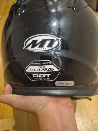 Casco de moto negro