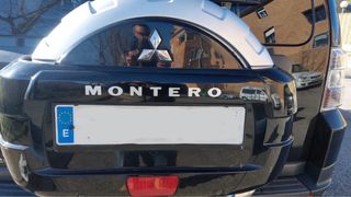 Letras MONTERO para porta rueda de repuesto V80