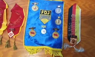 Banderines y medallas RDA, Alemania Oriental