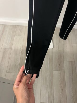 Pantalón chándal Adidas negro