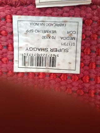 Dos alfombras rojas para habitación