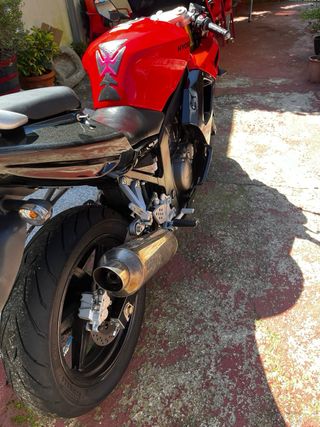 Hyosung GT125R