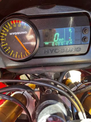 Hyosung GT125R