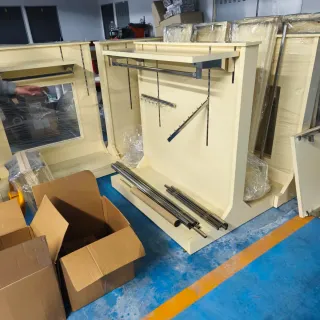 Estanterías muebles perchas para comercios  tienda
