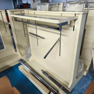 Estanterías muebles perchas para comercios  tienda