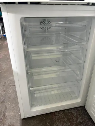Congelador vertical Electrolux