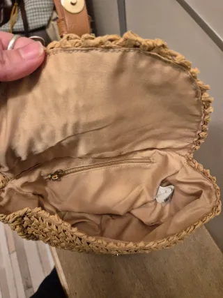 Bolso/ riñonera de rafia con correa de cuero