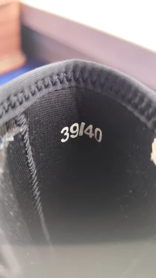 Escarpines negros para vela