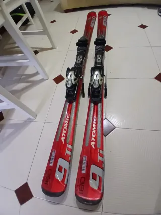 Esquís Atomic C-Series 9.T con bastones y funda