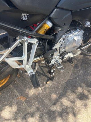 BMW F850GS Adventure Negra y Dorada