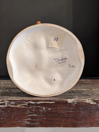 Figura Goebel W. Germany niño cartero Hummel