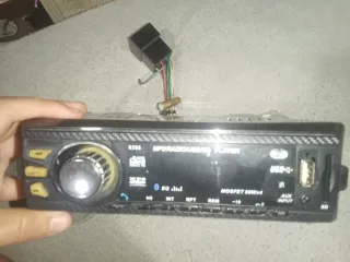 Radio de Coche y tiene  MP3/USB/SD Player.