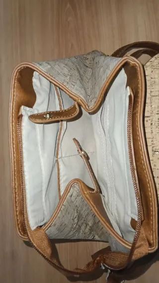 Bolso de corcho y piel vegana