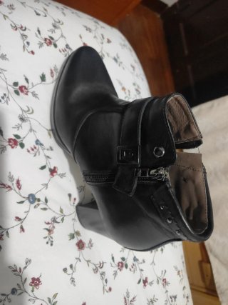 Botas negras de mujer
