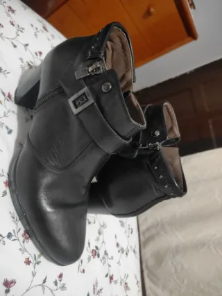 Botas negras de mujer