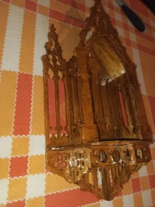 Capilla marquetería madera