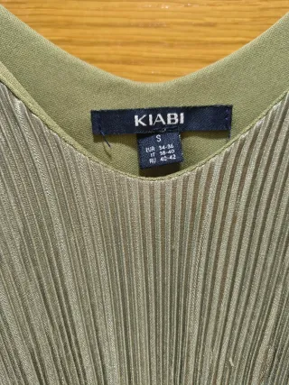 Blusa tirantes Kiabi verde/plata plisada