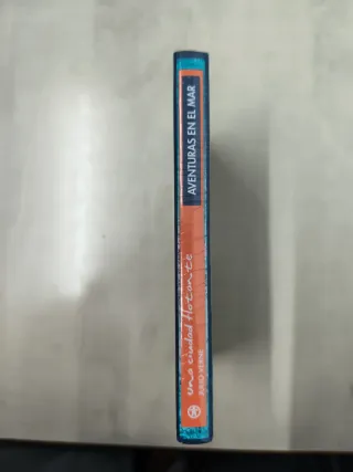 Libro de Julio Verne, aventuras en el mar . "Una c