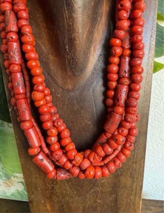 Collar de varias vueltas rojo y negro