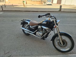 Suzuki Intruder 250cc Custom
