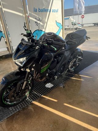 Kawasaki Z800 Negra y Verde