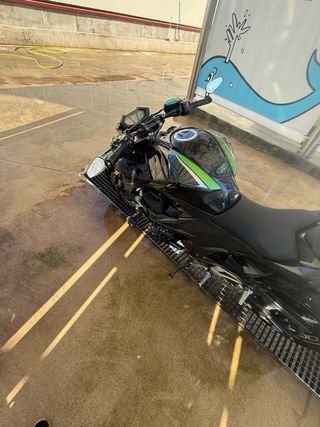 Kawasaki Z800 Negra y Verde