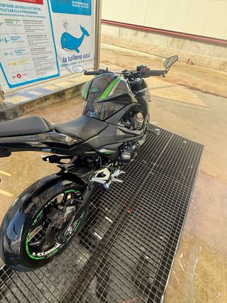 Kawasaki Z800 Negra y Verde