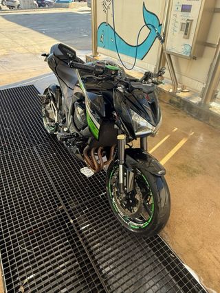Kawasaki Z800 Negra y Verde