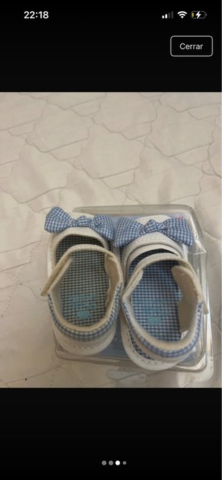 Sandalias bebe Petit Layette blancas lazo vichy
