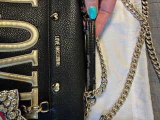 Borsa Love Moschino nera con scritta LOVE