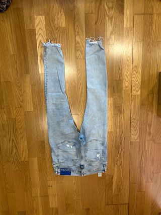 Pantalones Bershka rotos skinny fit