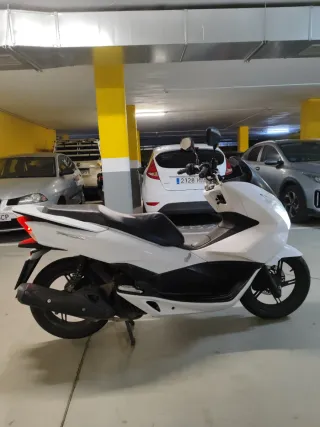 Honda PCX 125 Scooter Blanca