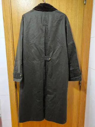 Gabardina Zara encerada verde. Talla XS-S.