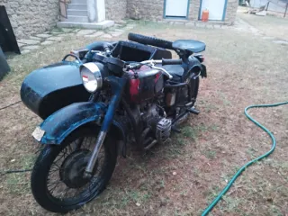 Moto Ural con Sidecar para restaurar,