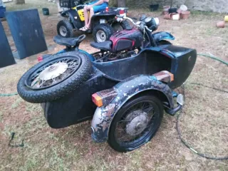 Moto Ural con Sidecar para restaurar,