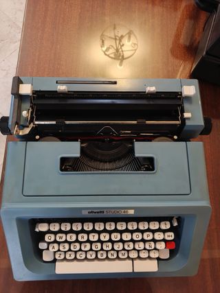 Maquina de escribir Olivetti studio 46