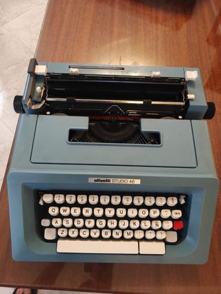 Maquina de escribir Olivetti studio 46