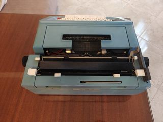 Maquina de escribir Olivetti studio 46