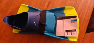 Aletas natación tricolor niño sin usar.