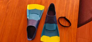 Aletas natación tricolor niño sin usar.