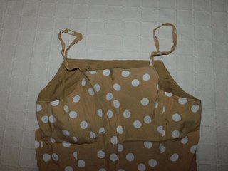 Vestido de lunares beige y blanco