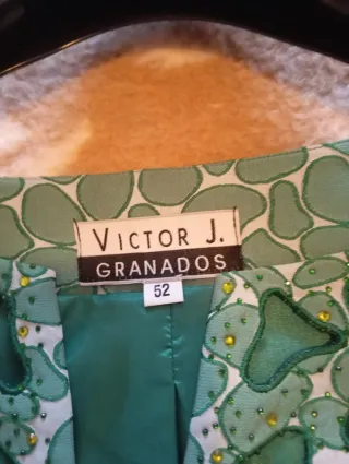 Vestido y chaqueta con estampado