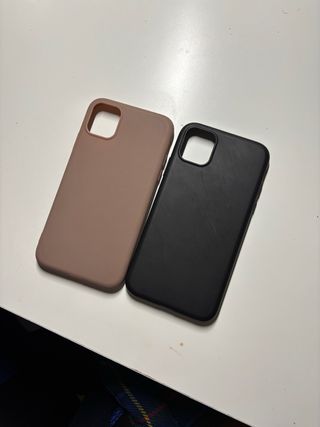2 Fundas iPhone 11 Negro y Marrón